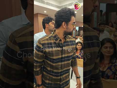 ടോവിനോ ആരെ ആണ്  നോക്കുന്നത് എന്ന് മനസ്സിലായോ | ടോവിനോ THOMAS