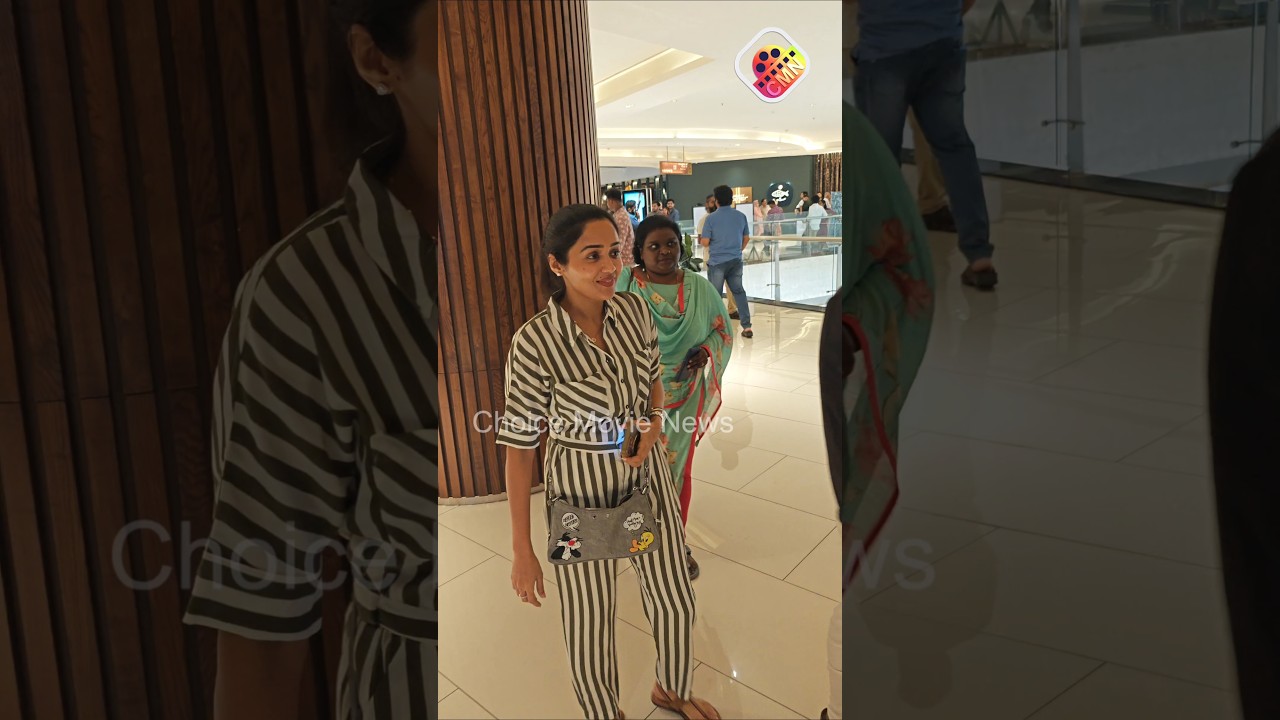 പുതിയ സിനിമയുടെ preview കാണാൻ അനന്യ എത്തിയപ്പോൾ #ananya