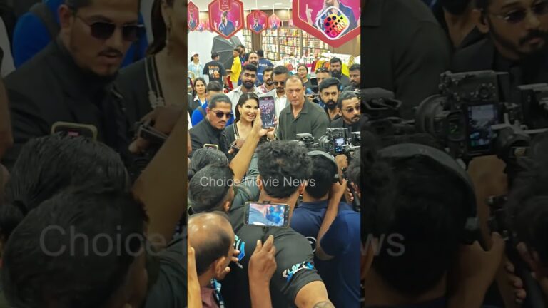 കറുപ്പണിഞ്ഞു അതീവ സുന്ദരി ആയി സണ്ണി ലിയോൺ RK മാളിൽ എത്തിയപ്പോൾ #rkmall#sunnyleon