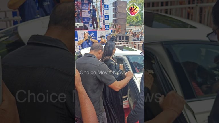 എല്ലാവരോടും യാത്ര പറഞ്ഞു സണ്ണി ലിയോൺ #sunnyleone #rkmall #trivandrum