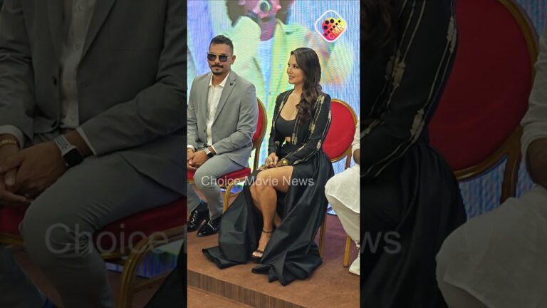 മലയാളികളുടെ ഹരമായ സണ്ണി ചേച്ചി 😯😯😯#sunnyleone #rkmall